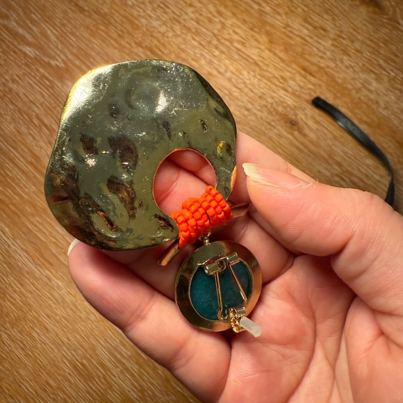 Zara Emerald and Gold Textured Earrings - Picture 6 of 7